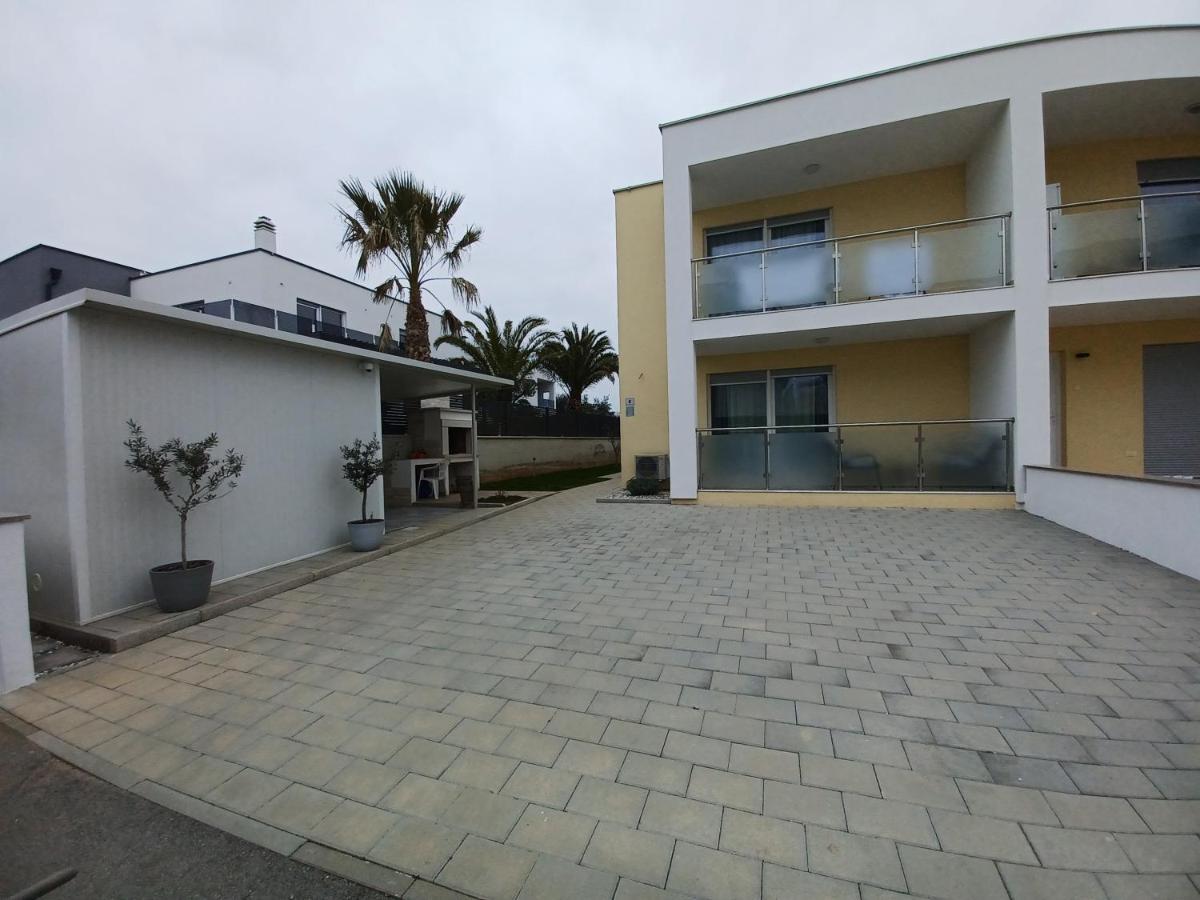 Apartments Leon 2 Новиград Екстериор снимка