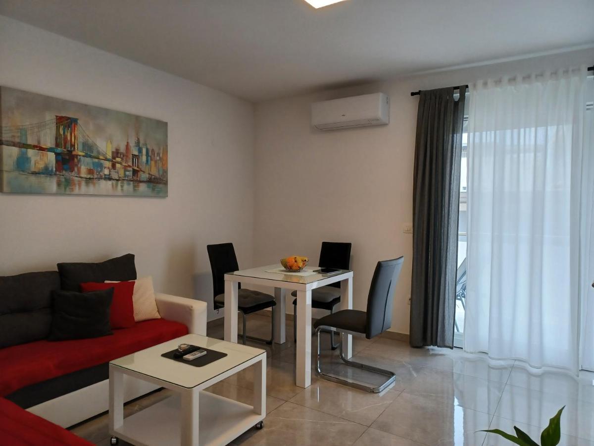 Apartments Leon 2 Новиград Екстериор снимка