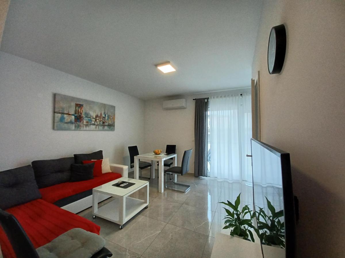 Apartments Leon 2 Новиград Екстериор снимка