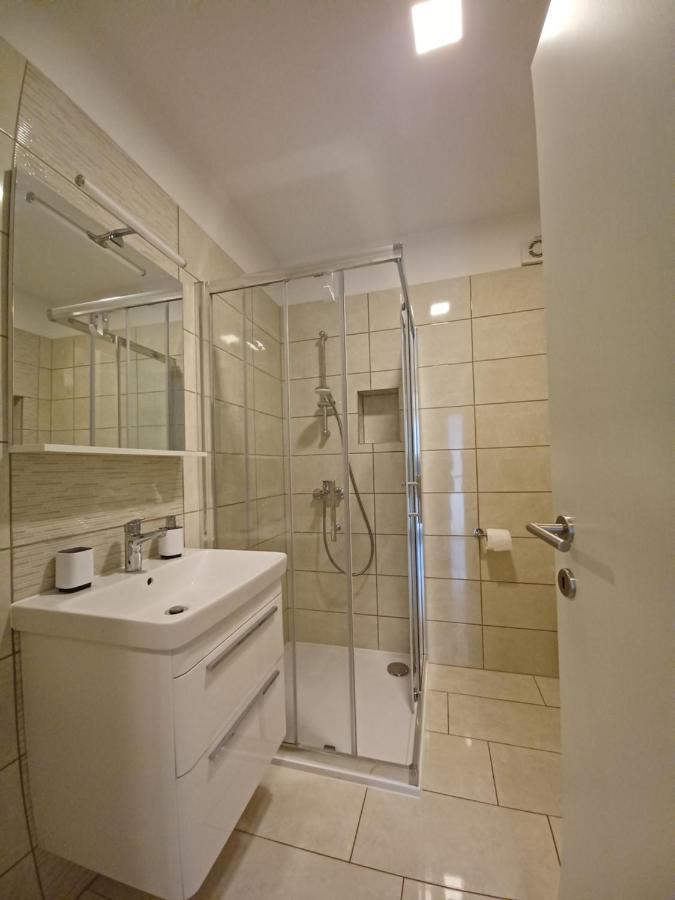 Apartments Leon 2 Новиград Екстериор снимка