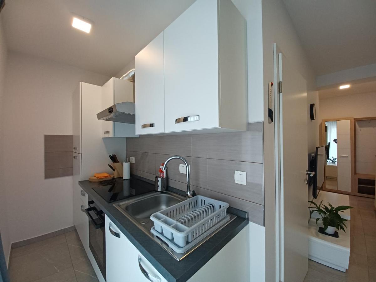 Apartments Leon 2 Новиград Екстериор снимка