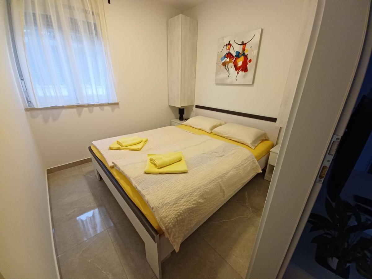 Apartments Leon 2 Новиград Екстериор снимка