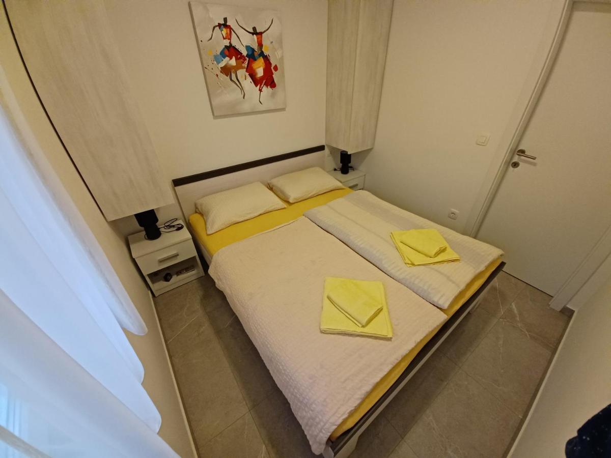 Apartments Leon 2 Новиград Екстериор снимка